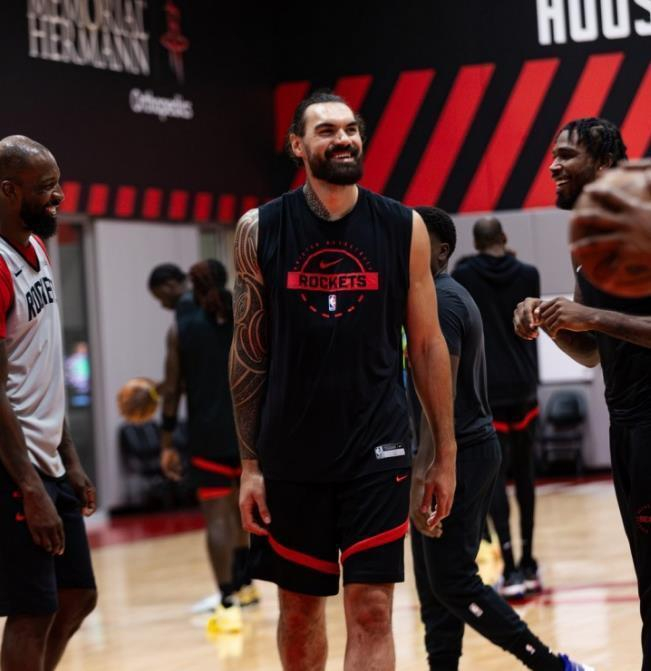 火箭七换一交易成关键转折 火箭队季后赛前景大