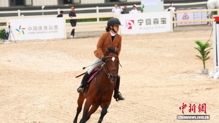 策马扬鞭少年争锋：宁夏青少年马术锦标赛银川