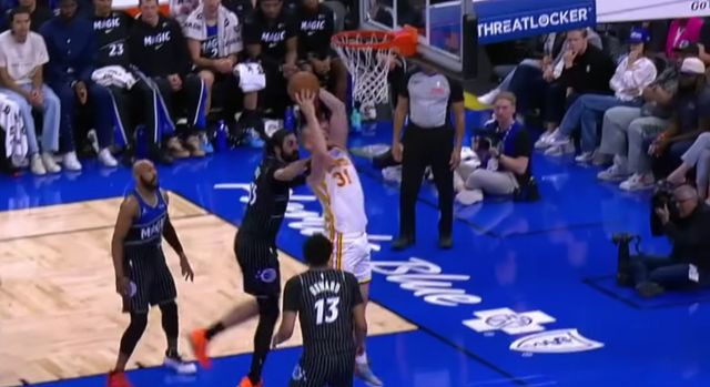 老鹰中锋兰代尔右脚踝扭伤 或将赛季报销 影响季