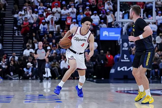 快船逆转勇士终结两连败 桑德斯11分助球队挺进