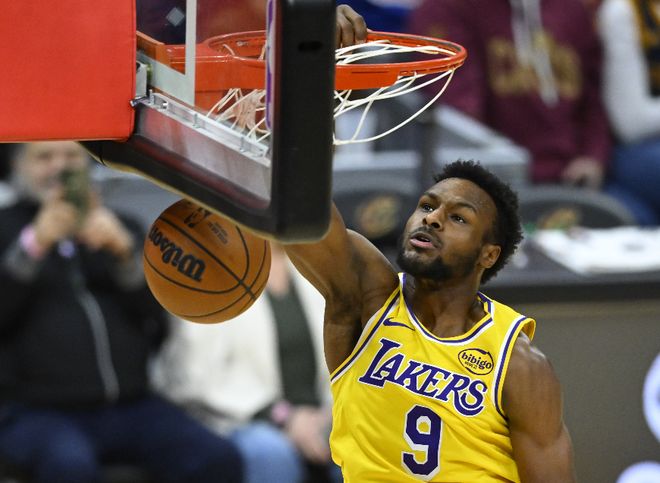 湖人四星闪耀轻取勇士 詹姆斯全面统治赛场